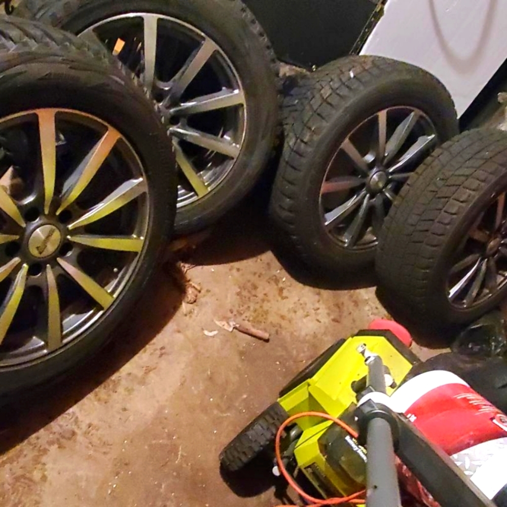4 Bridgestone tires